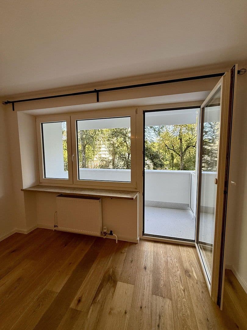 Prodej bytu 3+1 70 m², Engadiner Strasse 36, München, Bavorsko Prodej bytu 3+1 70 m², Engadiner Strasse 36, München, Bavorsko