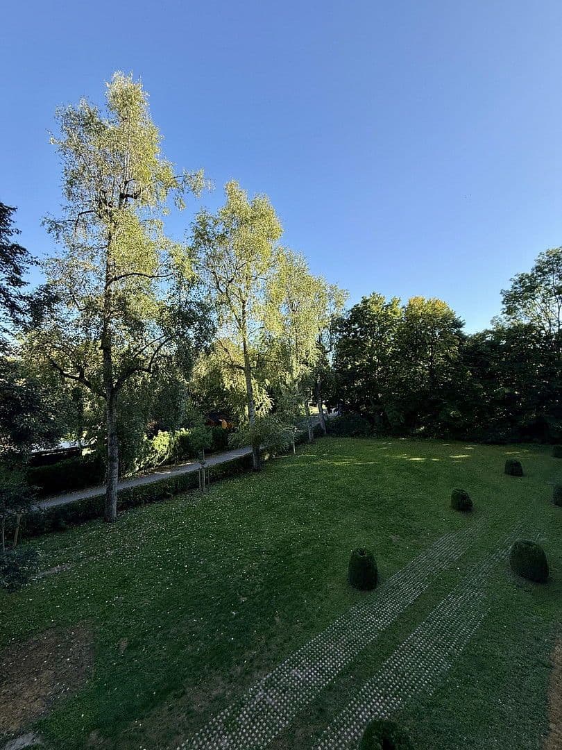 Prodej bytu 3+1 70 m², Engadiner Strasse 36, München, Bavorsko Prodej bytu 3+1 70 m², Engadiner Strasse 36, München, Bavorsko