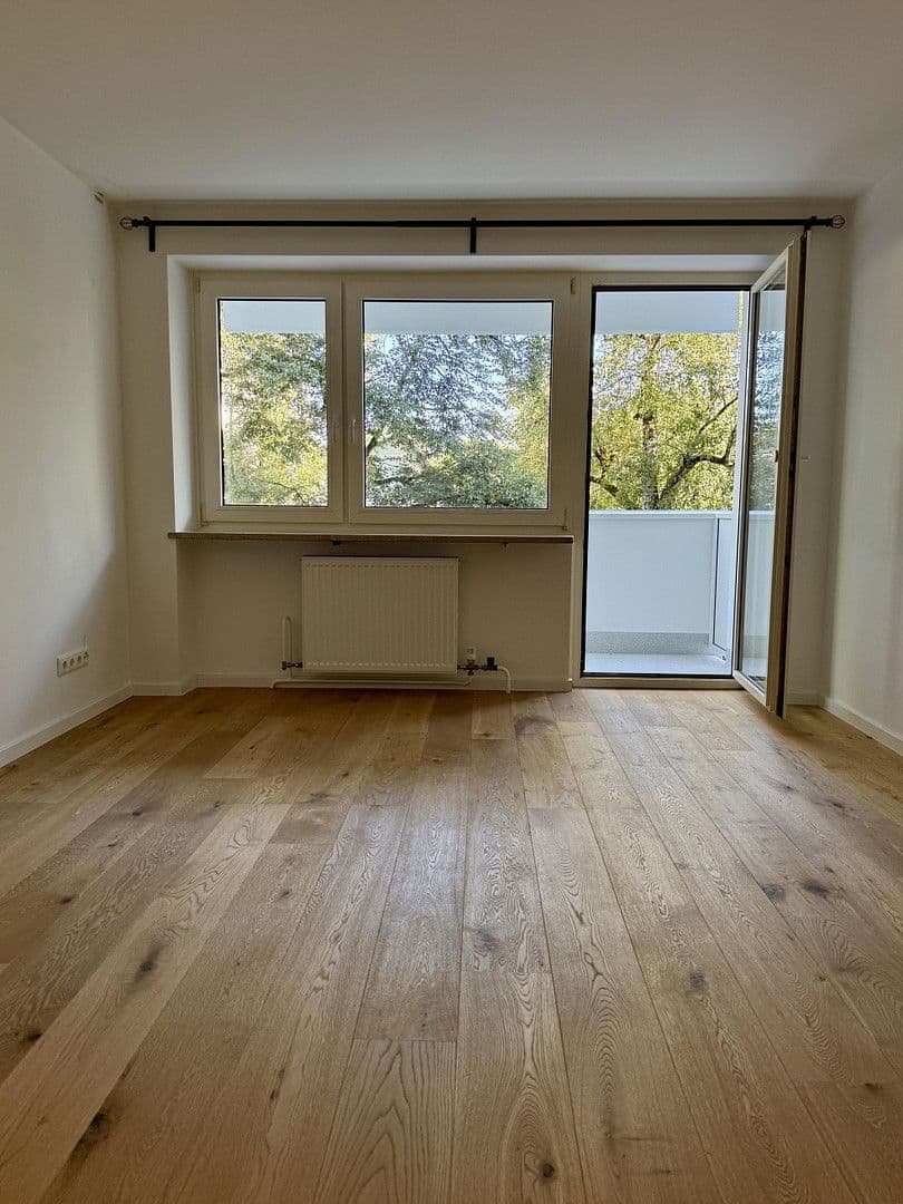 Prodej bytu 3+1 70 m², Engadiner Strasse 36, München, Bavorsko Prodej bytu 3+1 70 m², Engadiner Strasse 36, München, Bavorsko