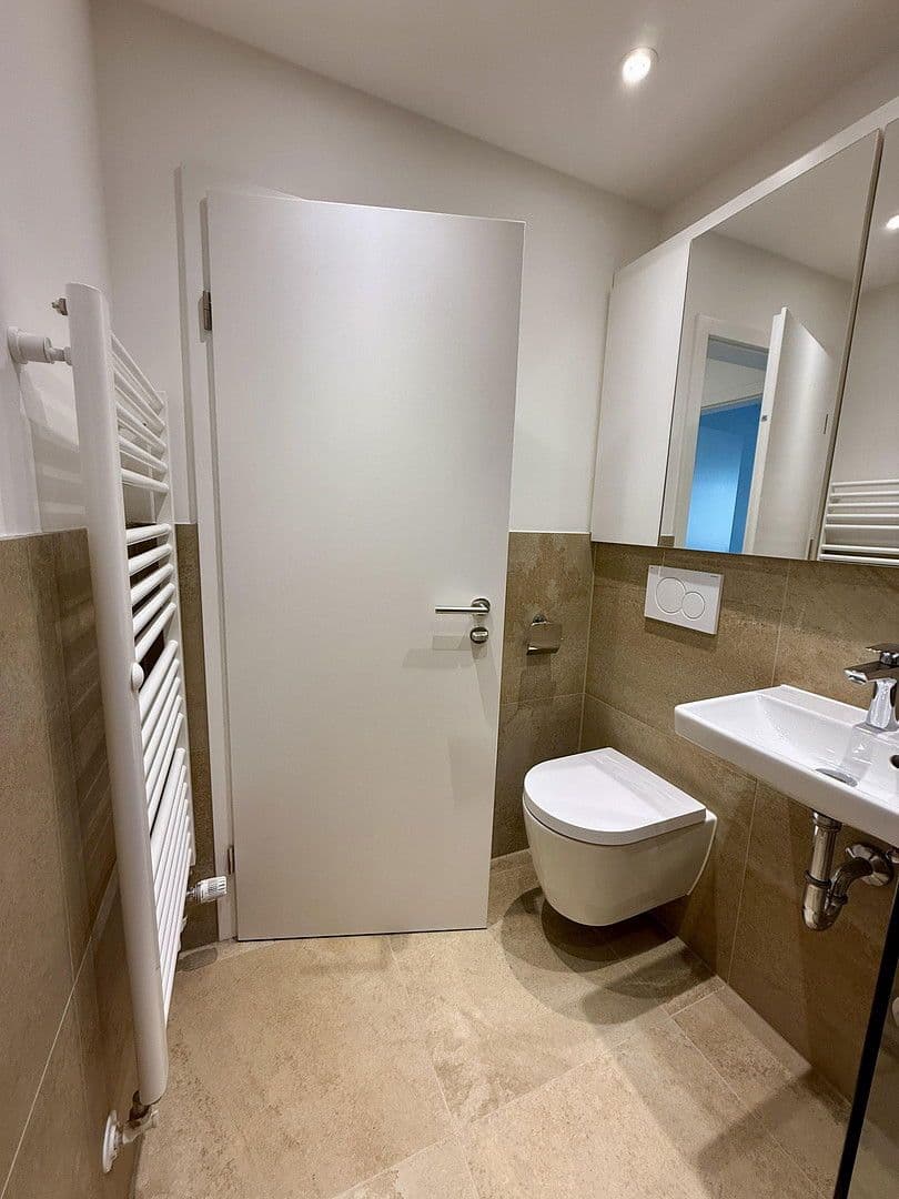 Prodej bytu 3+1 70 m², Engadiner Strasse 36, München, Bavorsko Prodej bytu 3+1 70 m², Engadiner Strasse 36, München, Bavorsko