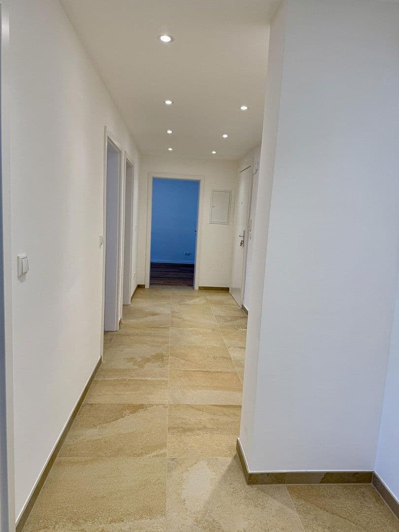 Prodej bytu 3+1 70 m², Engadiner Strasse 36, München, Bavorsko Prodej bytu 3+1 70 m², Engadiner Strasse 36, München, Bavorsko