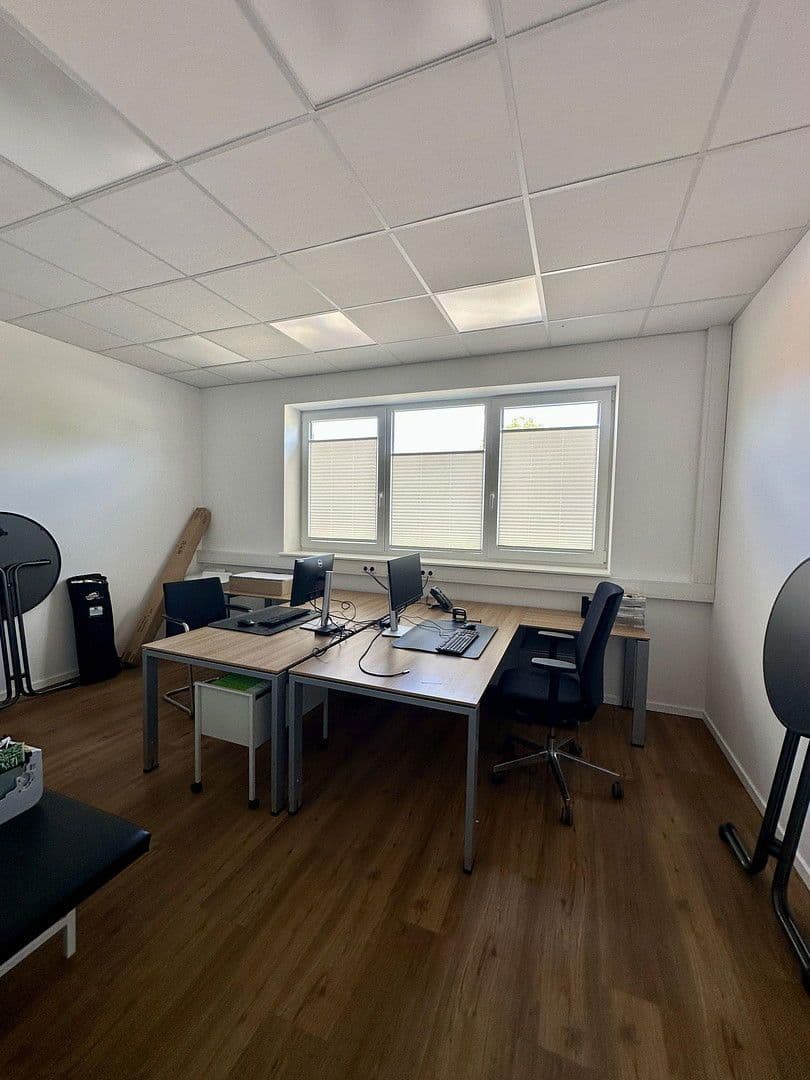 Pronájem nebytového prostoru 720 m², Lüneburg, Dolní Sasko Pronájem nebytového prostoru 720 m², Lüneburg, Dolní Sasko