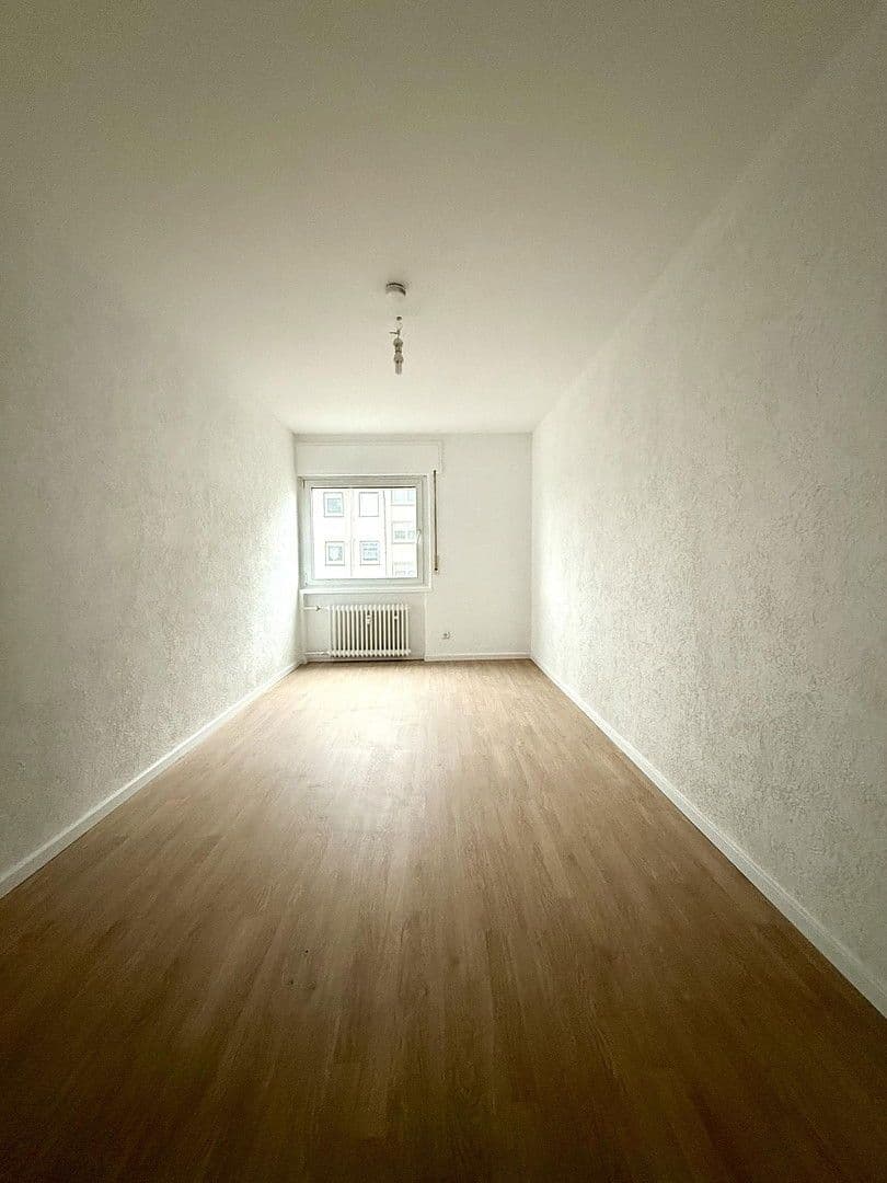 Pronájem bytu 4+1 92 m², Eggenstein-Leopoldshafen, Bádensko-Württembersko Pronájem bytu 4+1 92 m², Eggenstein-Leopoldshafen, Bádensko-Württembersko