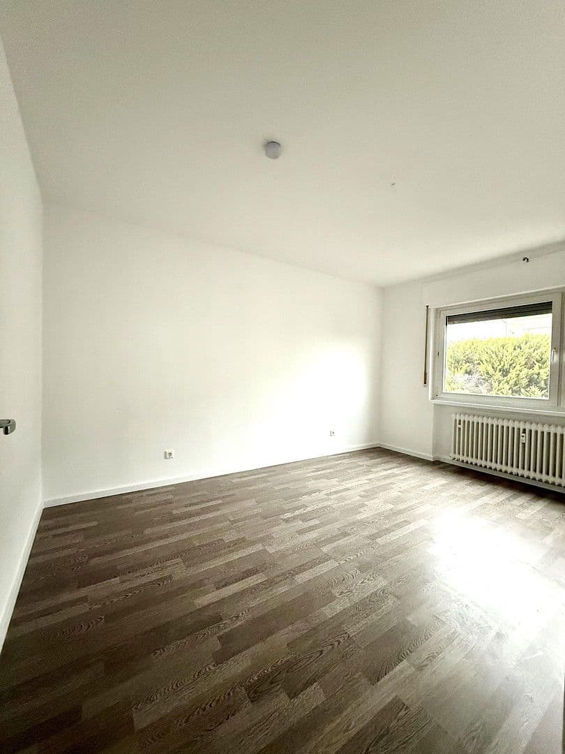 Pronájem bytu 4+1 92 m², Eggenstein-Leopoldshafen, Bádensko-Württembersko Pronájem bytu 4+1 92 m², Eggenstein-Leopoldshafen, Bádensko-Württembersko