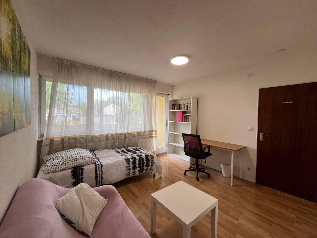 Pronájem bytu 2+1 66 m², Sittenbacher Straße, Nürnberg, Bavorsko Pronájem bytu 2+1 66 m², Sittenbacher Straße, Nürnberg, Bavorsko