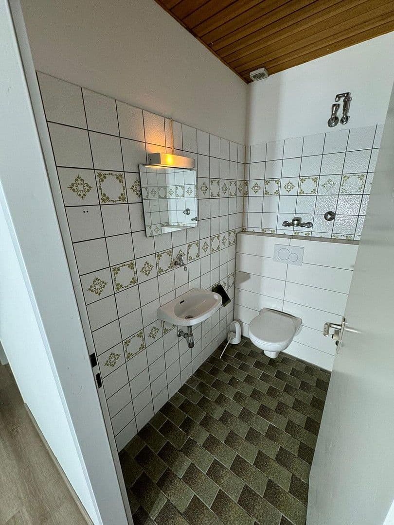 Pronájem bytu 3+kk 88 m², Schaflandstr. 11/1, Fellbach, Bádensko-Württembersko Pronájem bytu 3+kk 88 m², Schaflandstr. 11/1, Fellbach, Bádensko-Württembersko