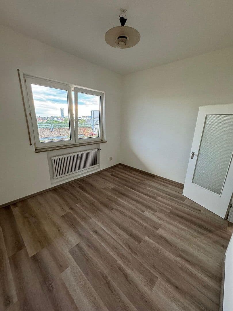 Pronájem bytu 3+kk 88 m², Schaflandstr. 11/1, Fellbach, Bádensko-Württembersko Pronájem bytu 3+kk 88 m², Schaflandstr. 11/1, Fellbach, Bádensko-Württembersko