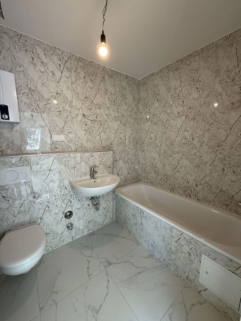 Pronájem bytu 2+kk 60 m², Kirburger Weg 41, Köln, Severní Porýní-Vestfálsko Pronájem bytu 2+kk 60 m², Kirburger Weg 41, Köln, Severní Porýní-Vestfálsko