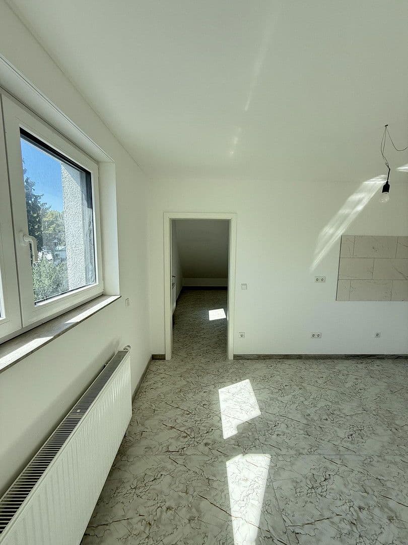 Pronájem bytu 2+kk 60 m², Kirburger Weg 41, Köln, Severní Porýní-Vestfálsko Pronájem bytu 2+kk 60 m², Kirburger Weg 41, Köln, Severní Porýní-Vestfálsko