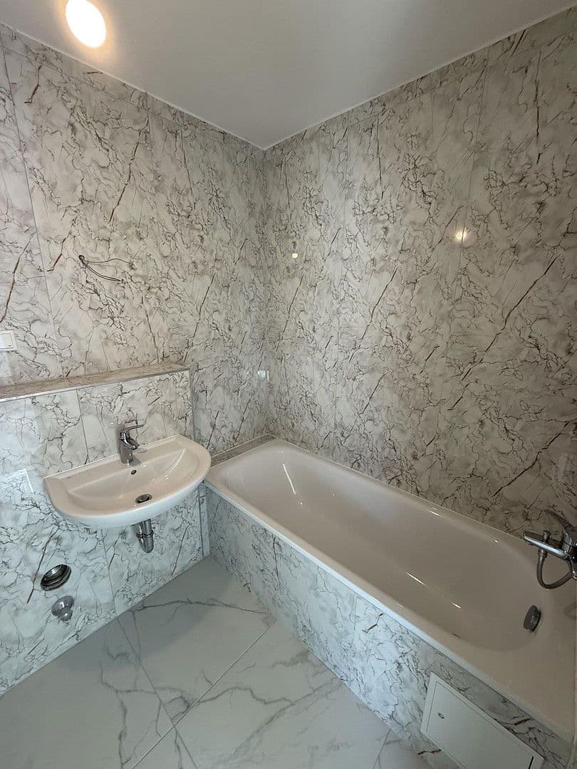 Pronájem bytu 2+kk 60 m², Kirburger Weg 41, Köln, Severní Porýní-Vestfálsko Pronájem bytu 2+kk 60 m², Kirburger Weg 41, Köln, Severní Porýní-Vestfálsko