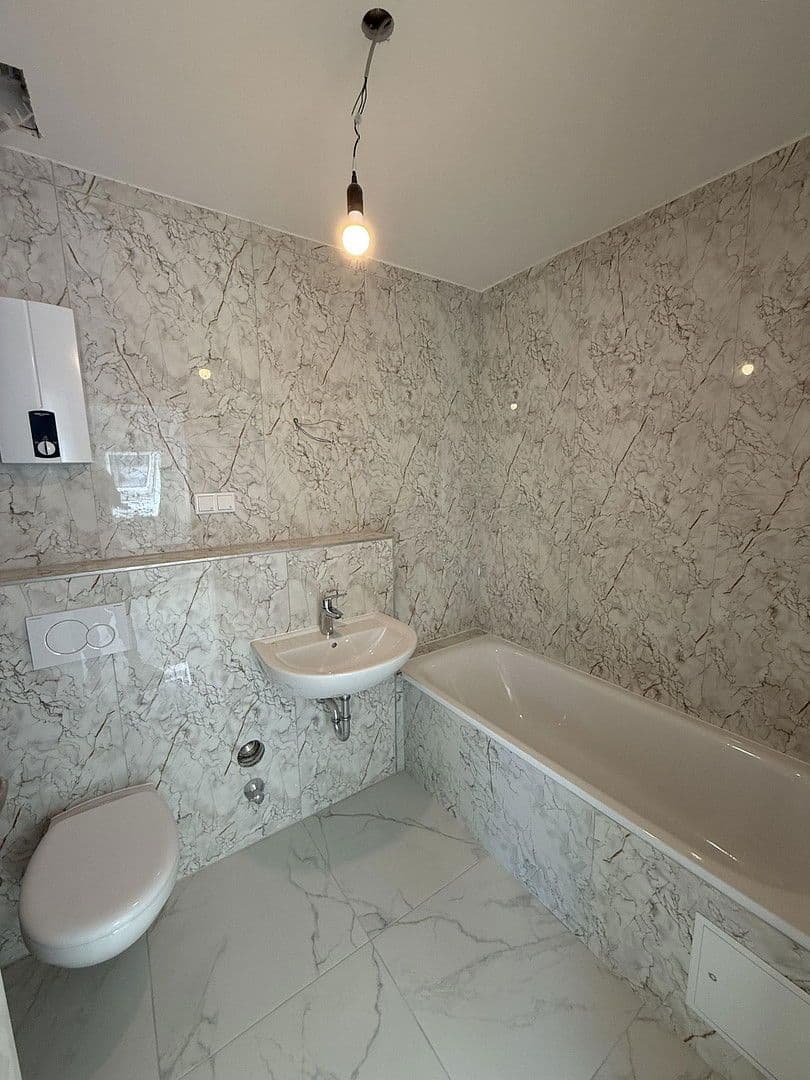 Pronájem bytu 2+kk 60 m², Kirburger Weg 41, Köln, Severní Porýní-Vestfálsko Pronájem bytu 2+kk 60 m², Kirburger Weg 41, Köln, Severní Porýní-Vestfálsko