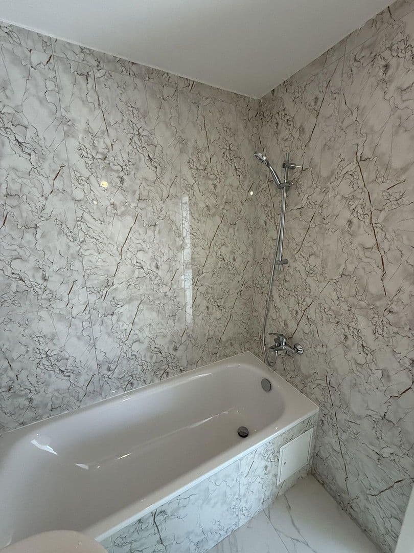 Pronájem bytu 2+kk 60 m², Kirburger Weg 41, Köln, Severní Porýní-Vestfálsko Pronájem bytu 2+kk 60 m², Kirburger Weg 41, Köln, Severní Porýní-Vestfálsko