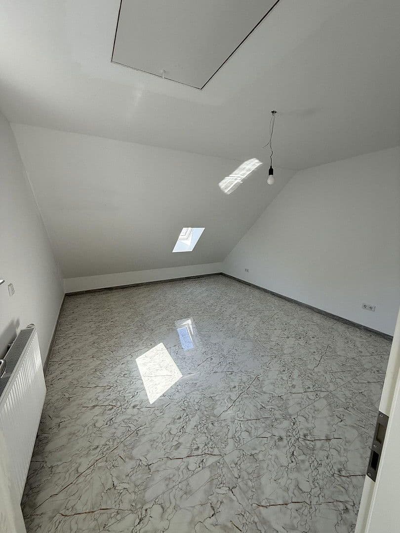 Pronájem bytu 2+kk 60 m², Kirburger Weg 41, Köln, Severní Porýní-Vestfálsko Pronájem bytu 2+kk 60 m², Kirburger Weg 41, Köln, Severní Porýní-Vestfálsko