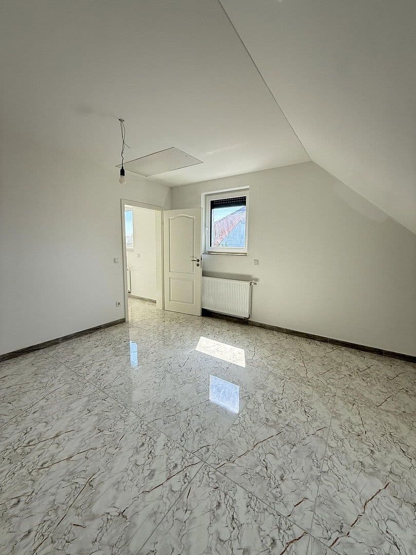 Pronájem bytu 2+kk 60 m², Kirburger Weg 41, Köln, Severní Porýní-Vestfálsko Pronájem bytu 2+kk 60 m², Kirburger Weg 41, Köln, Severní Porýní-Vestfálsko