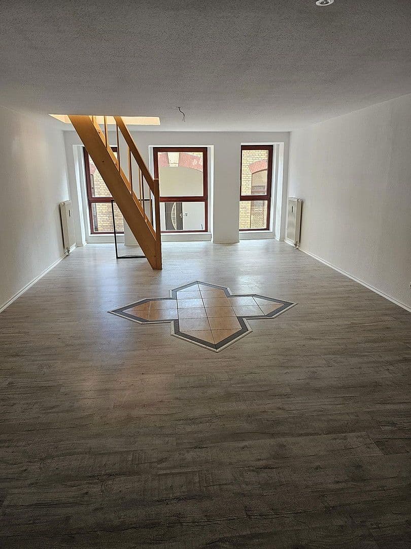 Pronájem bytu 4+kk 155 m², Kitscherstr. 10, Křemeničov, Sasko Pronájem bytu 4+kk 155 m², Kitscherstr. 10, Křemeničov, Sasko