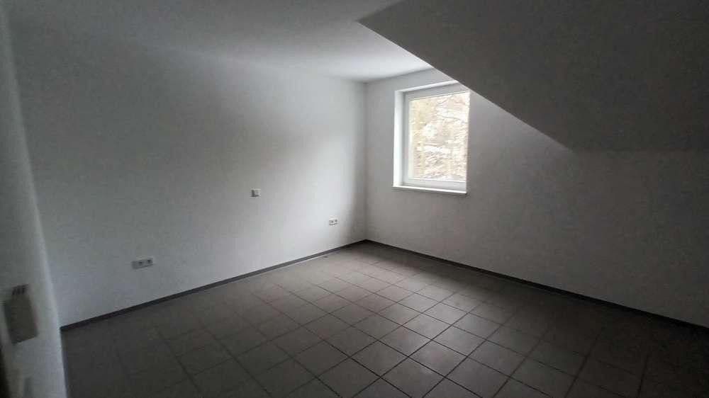 Pronájem bytu 5+1 117 m², Berndorferstr. 19, Hillesheim, Porýní-Falc Pronájem bytu 5+1 117 m², Berndorferstr. 19, Hillesheim, Porýní-Falc
