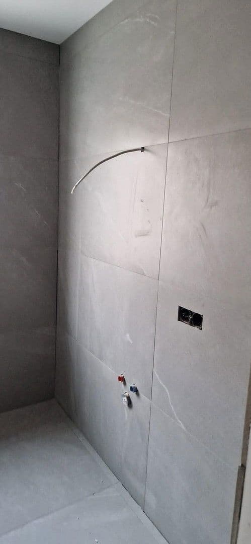 Prodej domu 198 m², pozemek 380 m², Bad Wildbad, Bádensko-Württembersko Prodej domu 198 m², pozemek 380 m², Bad Wildbad, Bádensko-Württembersko