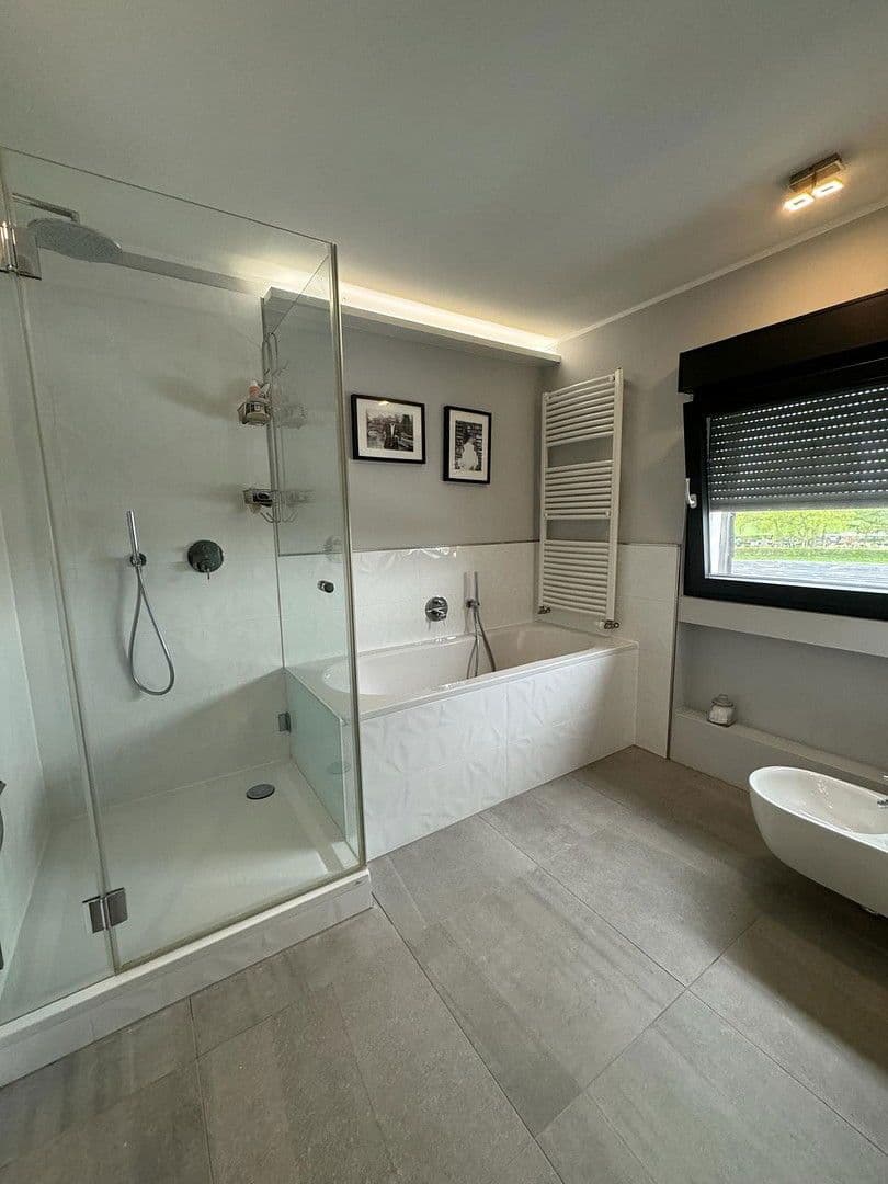 Pronájem bytu 2+kk 78 m², Dohlenweg 19, Köln, Severní Porýní-Vestfálsko Pronájem bytu 2+kk 78 m², Dohlenweg 19, Köln, Severní Porýní-Vestfálsko