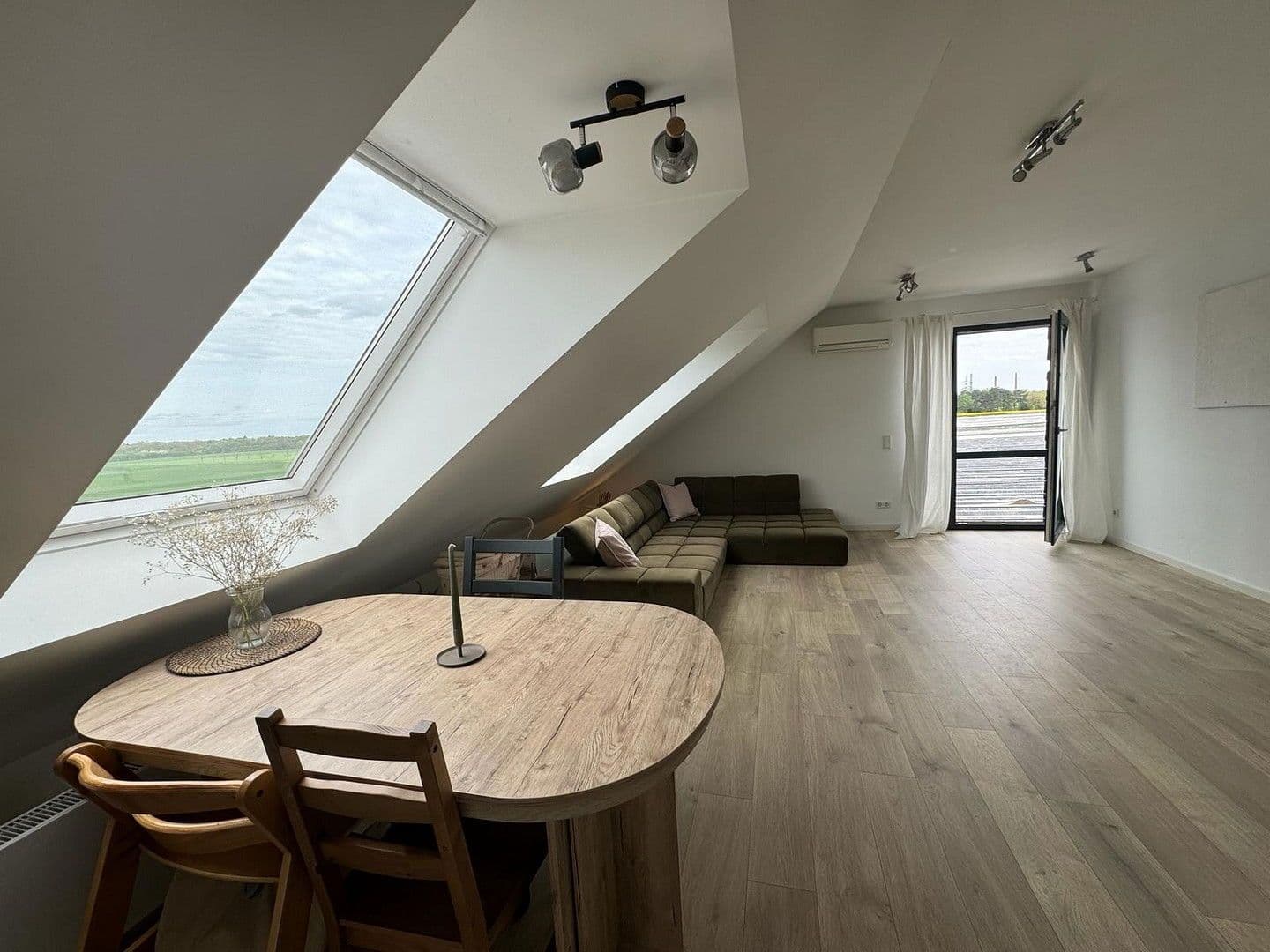 Pronájem bytu 2+kk 78 m², Dohlenweg 19, Köln, Severní Porýní-Vestfálsko Pronájem bytu 2+kk 78 m², Dohlenweg 19, Köln, Severní Porýní-Vestfálsko