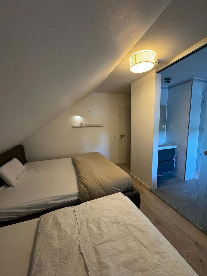 Pronájem bytu 2+kk 78 m², Dohlenweg 19, Köln, Severní Porýní-Vestfálsko Pronájem bytu 2+kk 78 m², Dohlenweg 19, Köln, Severní Porýní-Vestfálsko