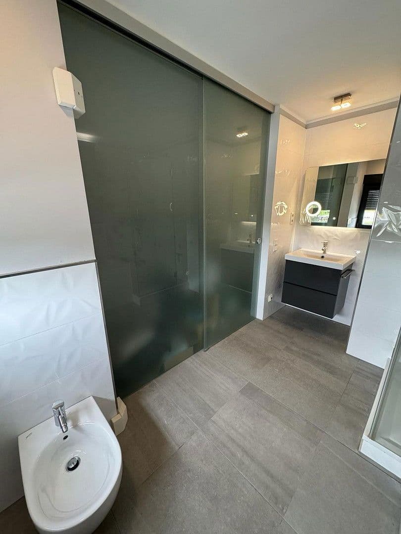 Pronájem bytu 2+kk 78 m², Dohlenweg 19, Köln, Severní Porýní-Vestfálsko Pronájem bytu 2+kk 78 m², Dohlenweg 19, Köln, Severní Porýní-Vestfálsko