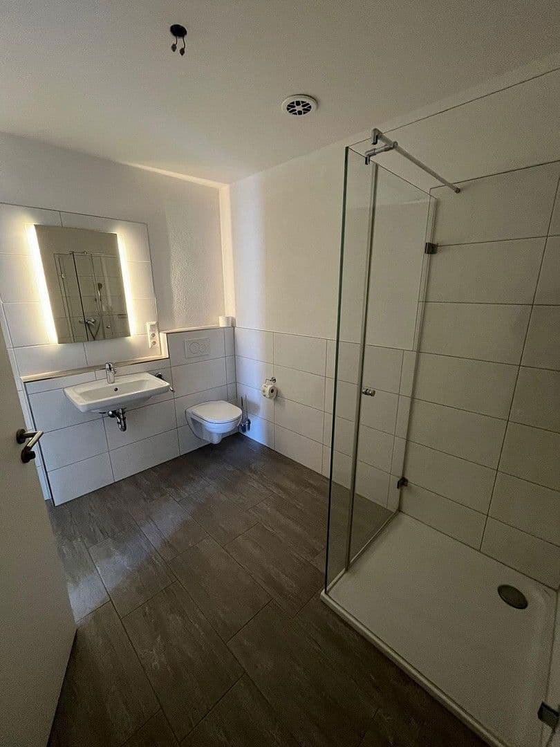 Pronájem bytu 3+1 70 m², Zeppelinstr. 131, Ingolstadt, Bavorsko Pronájem bytu 3+1 70 m², Zeppelinstr. 131, Ingolstadt, Bavorsko