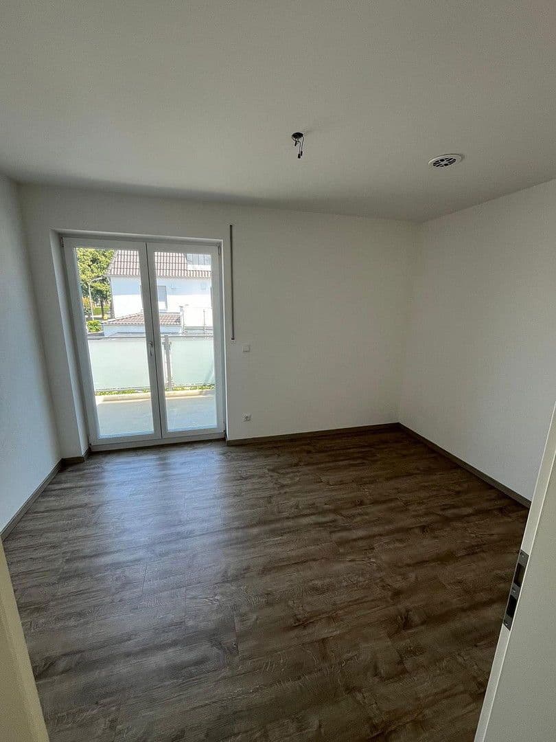 Pronájem bytu 3+1 70 m², Zeppelinstr. 131, Ingolstadt, Bavorsko Pronájem bytu 3+1 70 m², Zeppelinstr. 131, Ingolstadt, Bavorsko