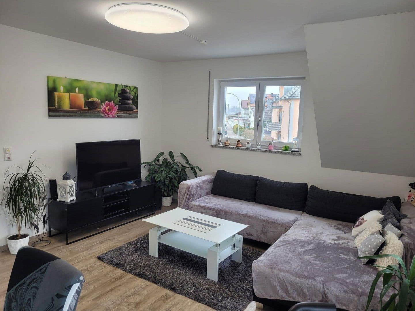 Pronájem bytu 3+1 70 m², Zeppelinstr. 131, Ingolstadt, Bavorsko Pronájem bytu 3+1 70 m², Zeppelinstr. 131, Ingolstadt, Bavorsko