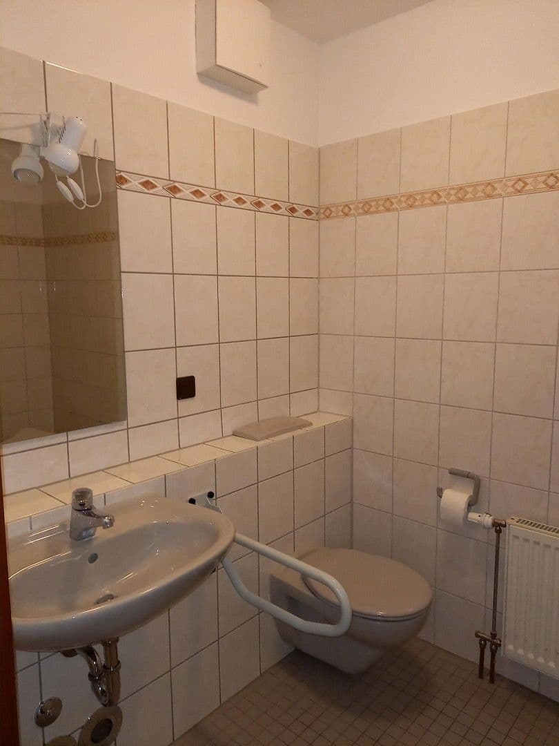 Pronájem bytu 1+1 26 m², Rathenaustr. 1, Wuppertal, Severní Porýní-Vestfálsko Pronájem bytu 1+1 26 m², Rathenaustr. 1, Wuppertal, Severní Porýní-Vestfálsko