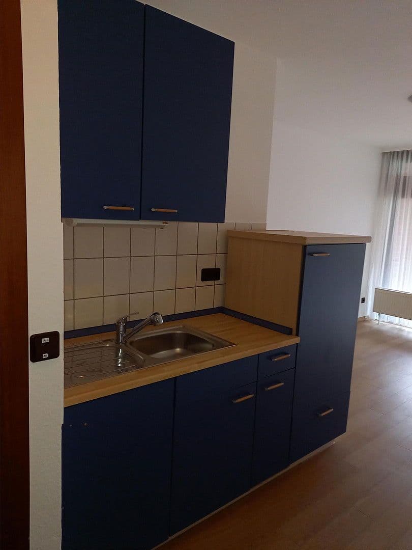 Pronájem bytu 1+1 26 m², Rathenaustr. 1, Wuppertal, Severní Porýní-Vestfálsko Pronájem bytu 1+1 26 m², Rathenaustr. 1, Wuppertal, Severní Porýní-Vestfálsko