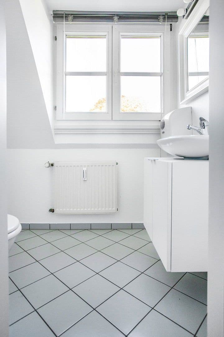 Pronájem kanceláře 75 m², Robert-Heuser-Str. 15, Köln, Severní Porýní-Vestfálsko Pronájem kanceláře 75 m², Robert-Heuser-Str. 15, Köln, Severní Porýní-Vestfálsko