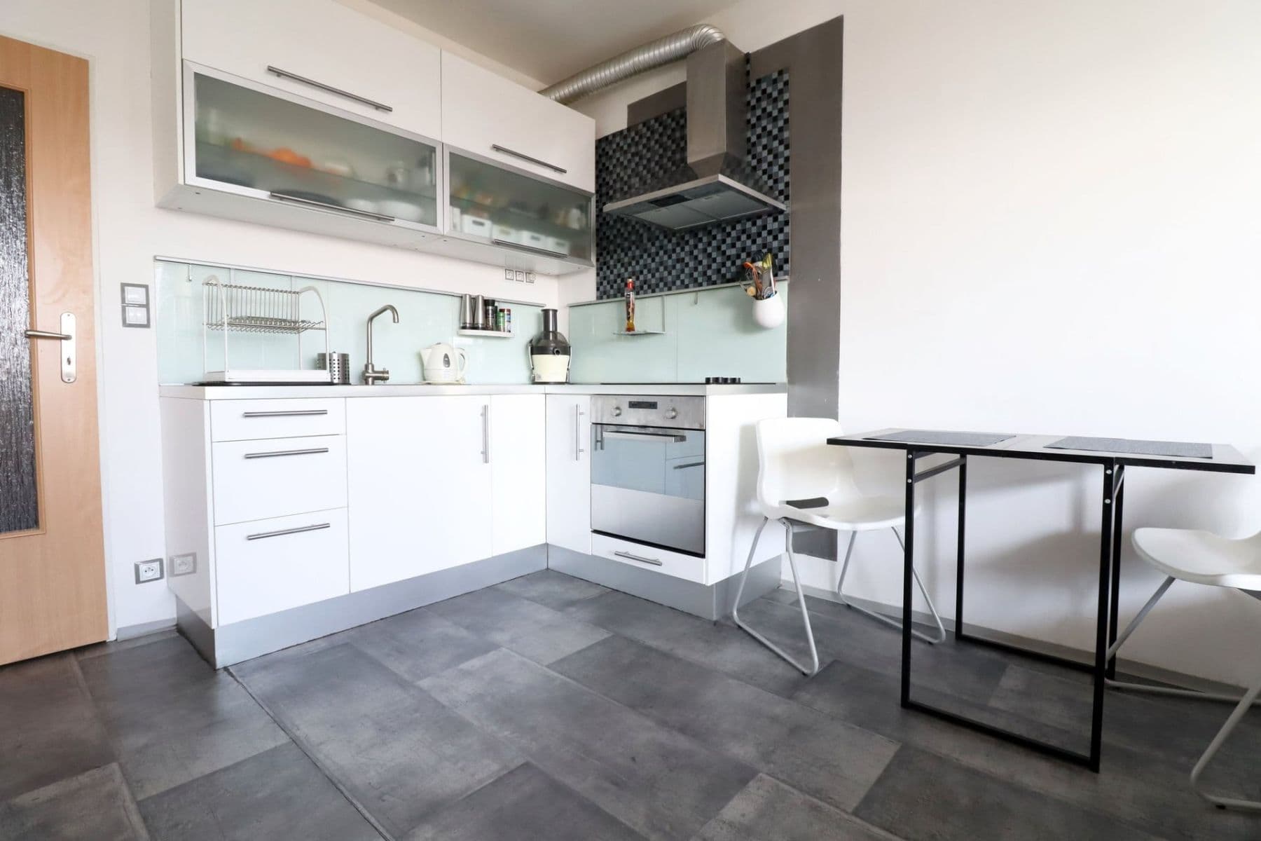 Pronájem bytu 1+kk 40 m², Podkovářská, Praha, Praha Pronájem bytu 1+kk 40 m², Podkovářská, Praha, Praha