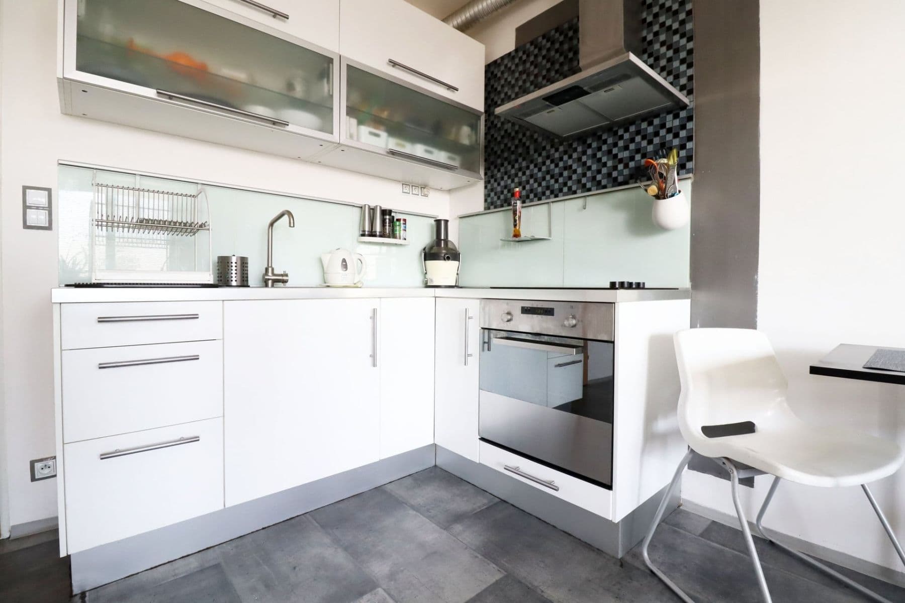 Pronájem bytu 1+kk 40 m², Podkovářská, Praha, Praha Pronájem bytu 1+kk 40 m², Podkovářská, Praha, Praha