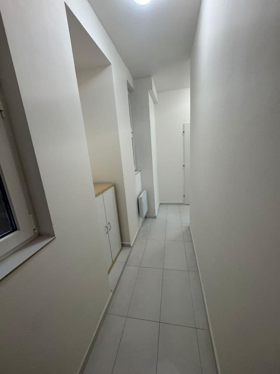 Pronájem bytu 1+kk 25 m², Kovářská, Praha, Praha Pronájem bytu 1+kk 25 m², Kovářská, Praha, Praha