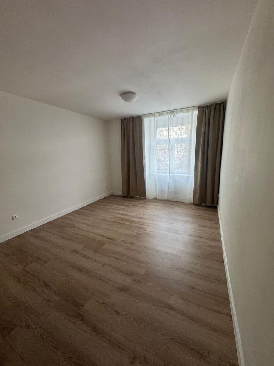 Pronájem bytu 1+kk 25 m², Kovářská, Praha, Praha Pronájem bytu 1+kk 25 m², Kovářská, Praha, Praha