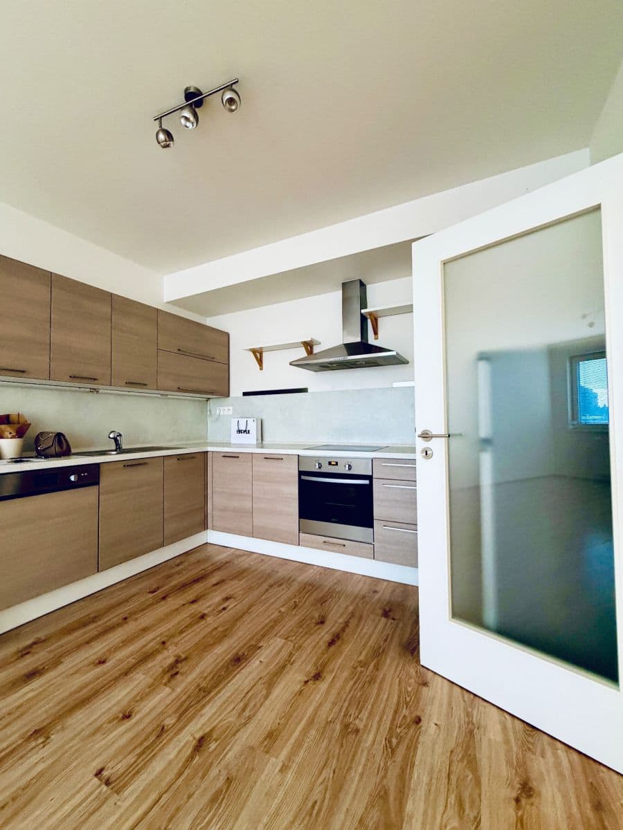 Pronájem bytu 2+kk 55 m², V Zahrádkách, Praha, Praha Pronájem bytu 2+kk 55 m², V Zahrádkách, Praha, Praha