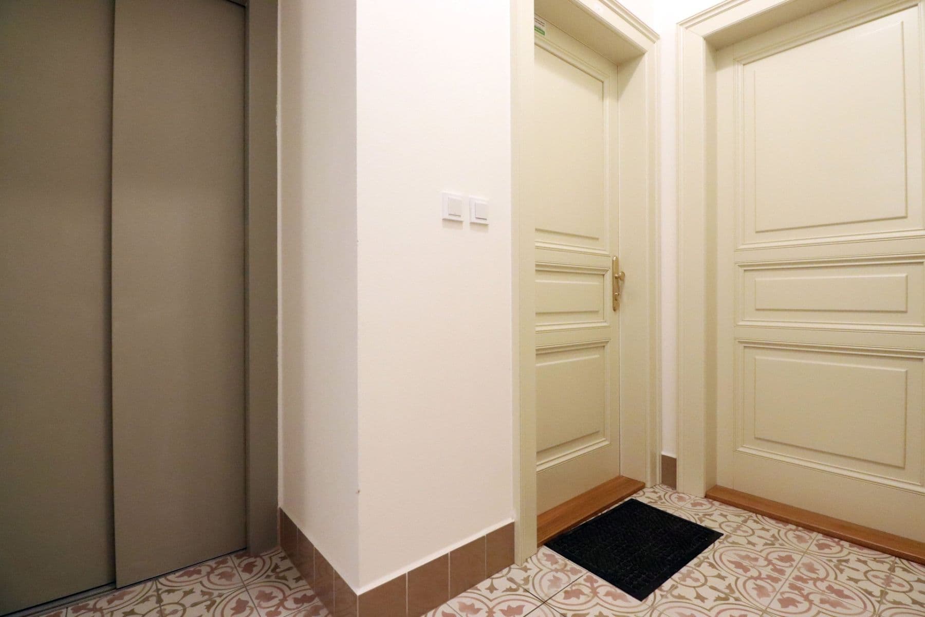 Pronájem bytu 1+kk 21 m², Keramická, Praha, Praha Pronájem bytu 1+kk 21 m², Keramická, Praha, Praha