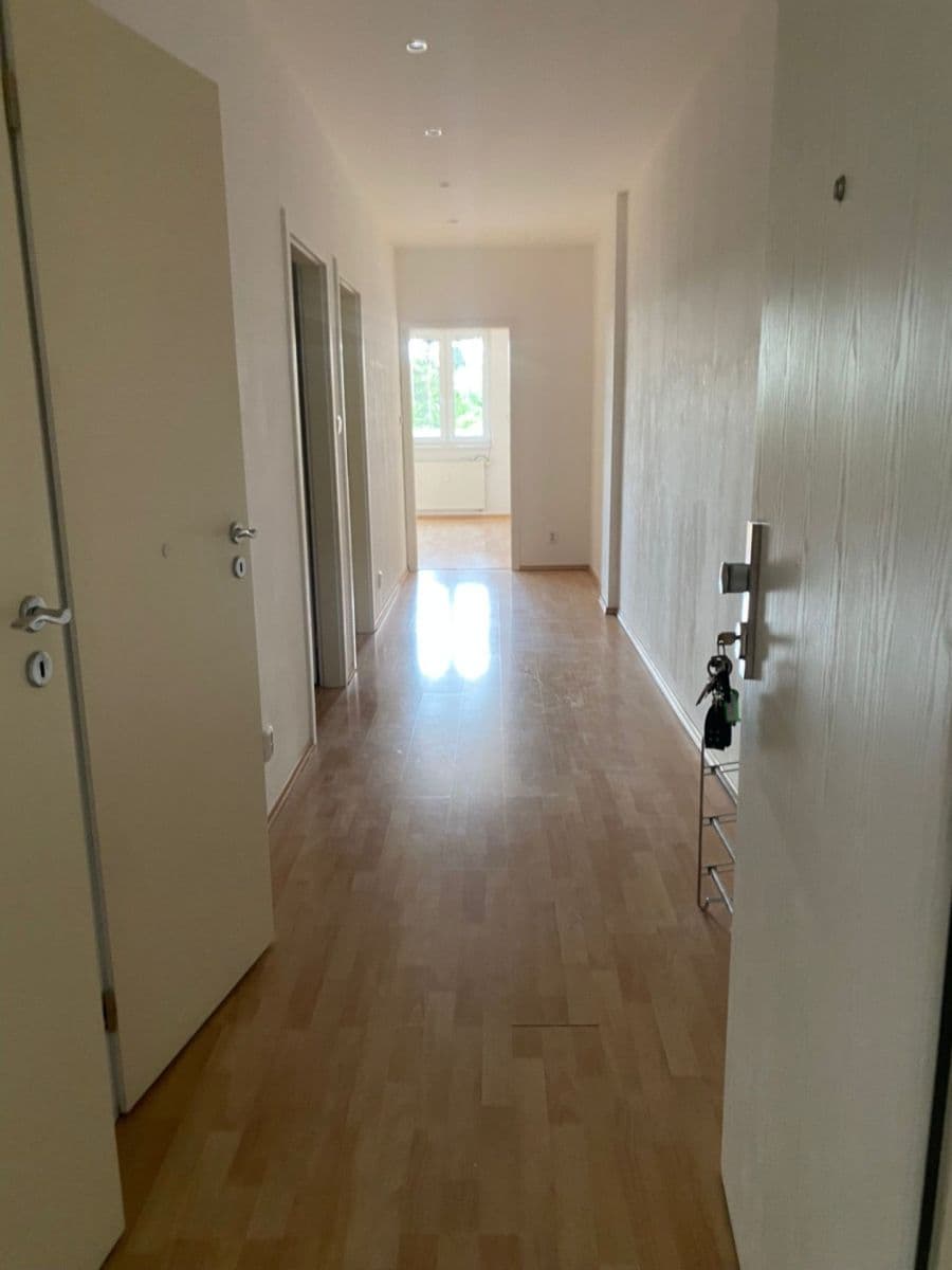 Pronájem bytu 2+1 67 m², náměstí Třebízského, Klecany, Středočeský kraj Pronájem bytu 2+1 67 m², náměstí Třebízského, Klecany, Středočeský kraj