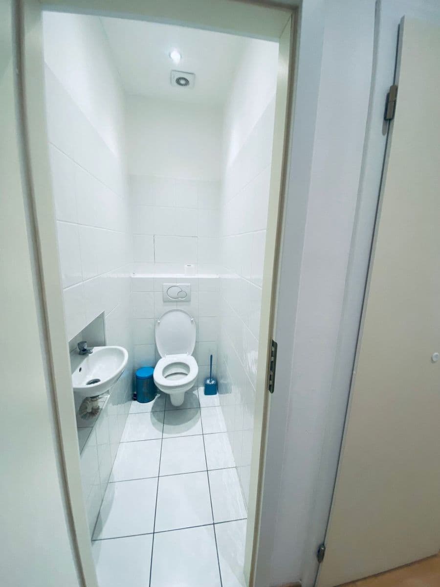 Pronájem bytu 2+1 67 m², náměstí Třebízského, Klecany, Středočeský kraj Pronájem bytu 2+1 67 m², náměstí Třebízského, Klecany, Středočeský kraj