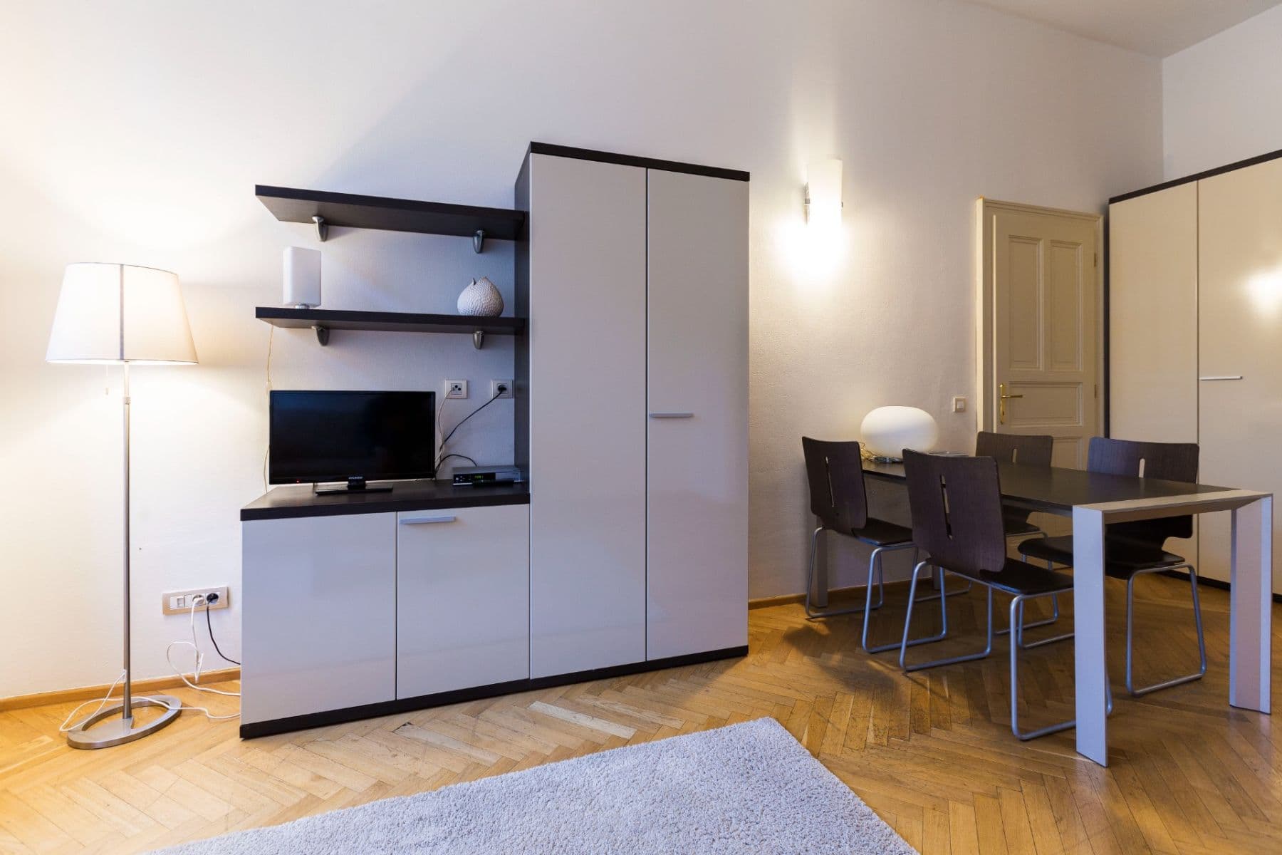 Pronájem bytu 2+kk 49 m², Hálkova, Praha, Praha Pronájem bytu 2+kk 49 m², Hálkova, Praha, Praha