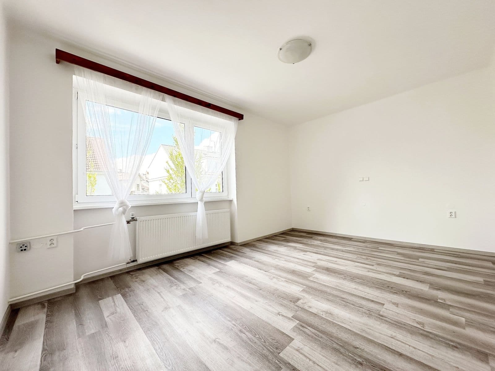 Pronájem bytu 4+1 85 m², Studentská, Poděbrady, Středočeský kraj Pronájem bytu 4+1 85 m², Studentská, Poděbrady, Středočeský kraj