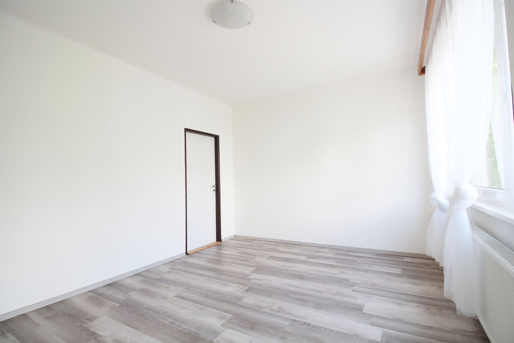 Pronájem bytu 4+1 85 m², Studentská, Poděbrady, Středočeský kraj Pronájem bytu 4+1 85 m², Studentská, Poděbrady, Středočeský kraj