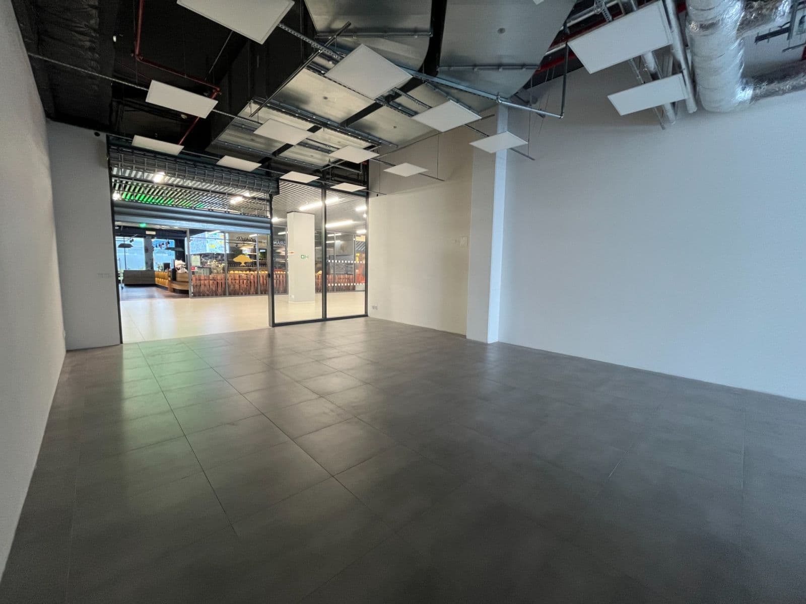 Pronájem nebytového prostoru 83 m², Mukařovského, Praha, Praha Pronájem nebytového prostoru 83 m², Mukařovského, Praha, Praha