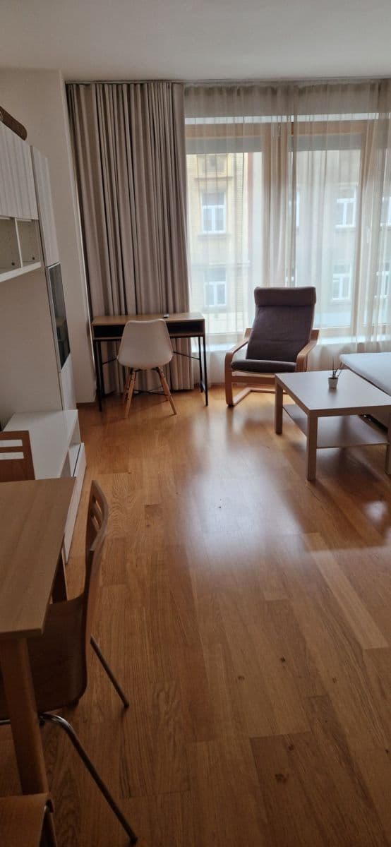 Pronájem bytu 1+kk 36 m², Komunardů, Praha, Praha Pronájem bytu 1+kk 36 m², Komunardů, Praha, Praha