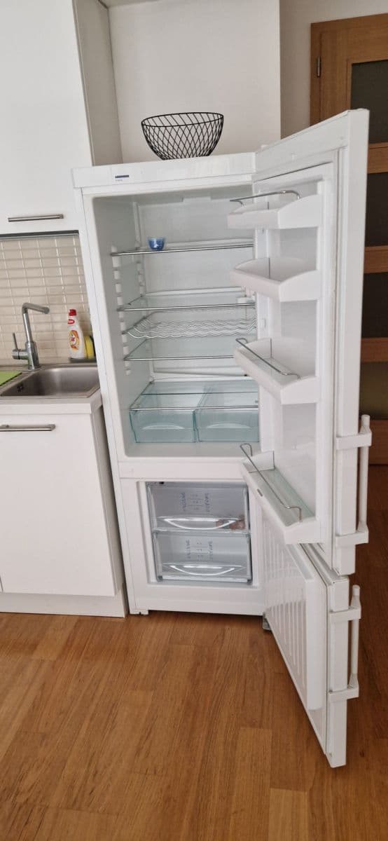 Pronájem bytu 1+kk 36 m², Komunardů, Praha, Praha Pronájem bytu 1+kk 36 m², Komunardů, Praha, Praha