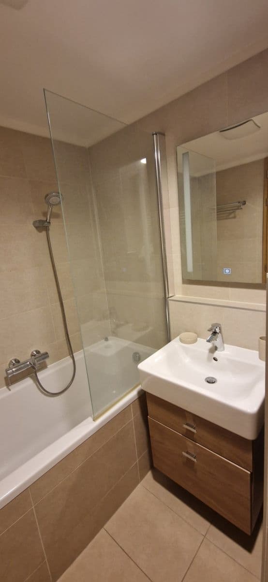 Pronájem bytu 1+kk 36 m², Komunardů, Praha, Praha Pronájem bytu 1+kk 36 m², Komunardů, Praha, Praha