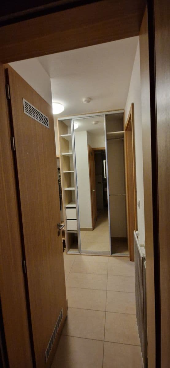 Pronájem bytu 1+kk 36 m², Komunardů, Praha, Praha Pronájem bytu 1+kk 36 m², Komunardů, Praha, Praha