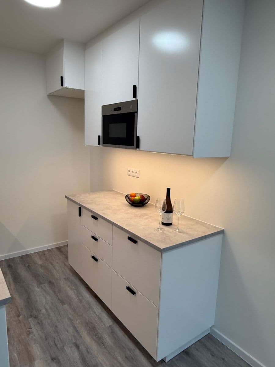 Prodej bytu 2+kk 45 m², Doležalova, Praha, Praha Prodej bytu 2+kk 45 m², Doležalova, Praha, Praha