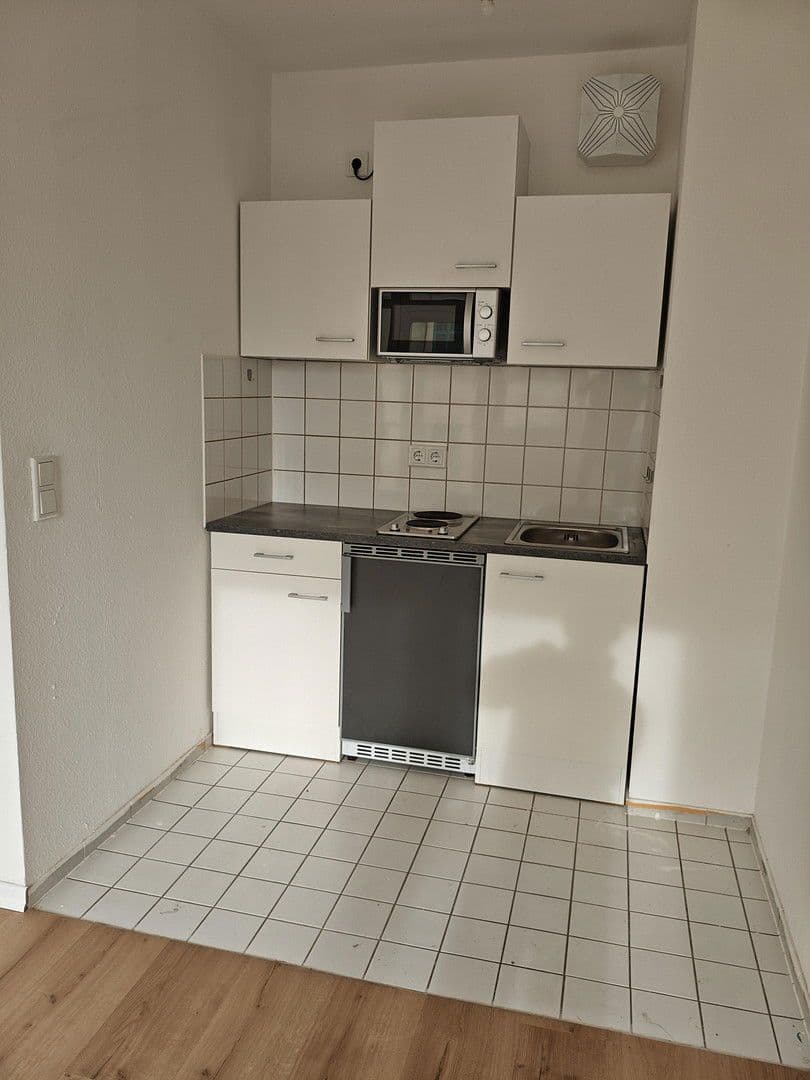Pronájem bytu 1+1 34 m², Knollstraße 4, Ludwigshafen, Porýní-Falc Pronájem bytu 1+1 34 m², Knollstraße 4, Ludwigshafen, Porýní-Falc