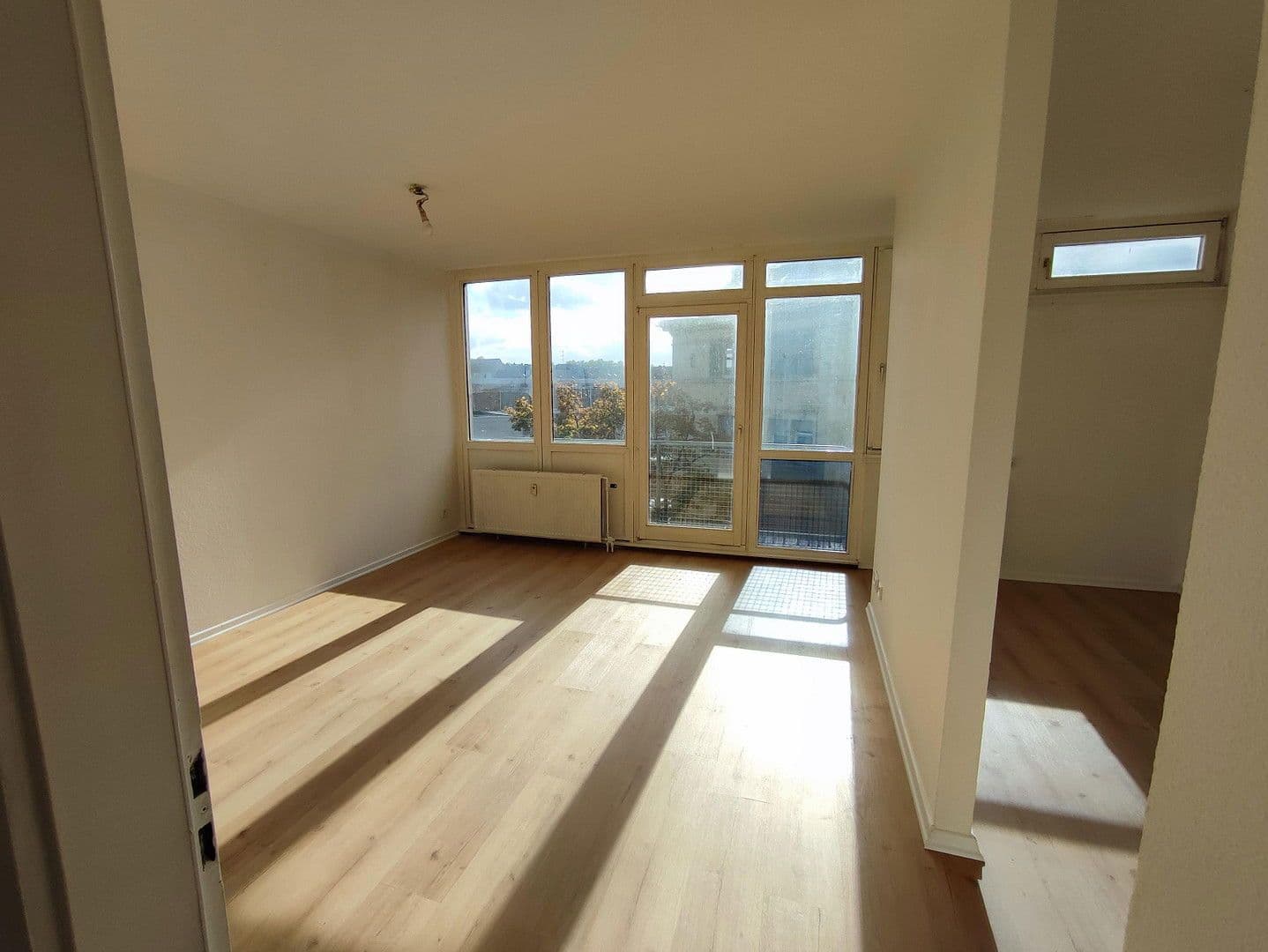 Pronájem bytu 1+1 34 m², Knollstraße 4, Ludwigshafen, Porýní-Falc Pronájem bytu 1+1 34 m², Knollstraße 4, Ludwigshafen, Porýní-Falc